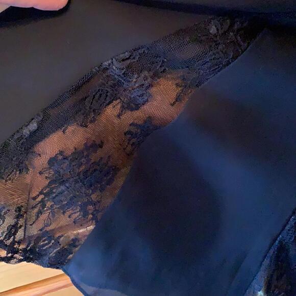 Gorgeous Flared and Lined Black Sheeth Skirt size 10 - Picture 2 of 12